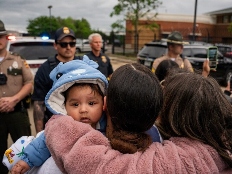 2025 05 04t232553z 1193063360 Rc28beac1v9u Rtrmadp 3 Usa Trump Migrants 1746459046.jpg