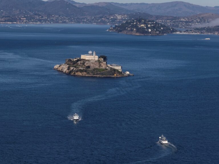 2025 05 05t001951z 1565940063 Rc2bbea5n98f Rtrmadp 3 Usa Trump Alcatraz 1746433119.jpg
