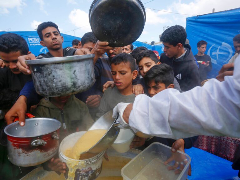 Aa 20250415 37639910 37639893 Hot Meals Distributed To Palestinians Under Israeli Attack In Gaza 174.jpeg