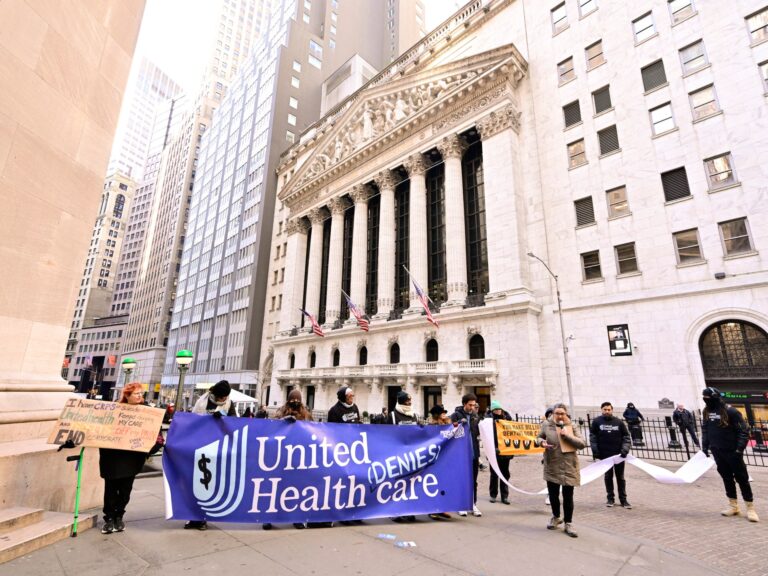 Afp 20250116 2194238764 V1 Highres Patientsdoctorsdenounceunitedhealthonthestep 1747320798.jpg