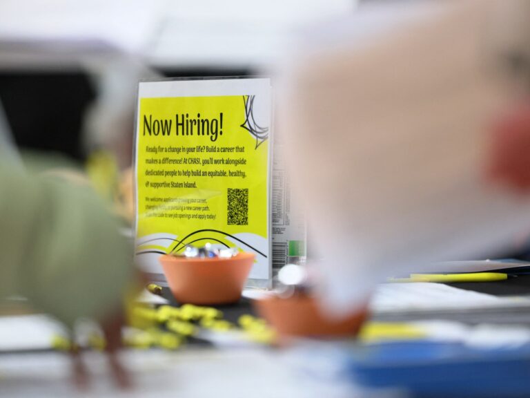 Afp 20250327 2207200877 V1 Highres Newyorkcityholdsjobfairinstatenisland 1746197667.jpg