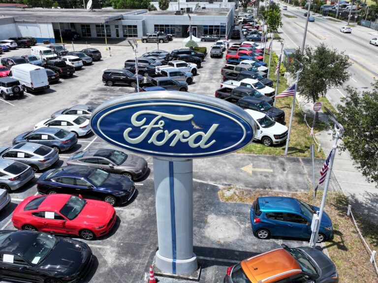 Afp 20250506 2213787133 V1 Highres Fordsprofitsplummet64infirstquarter 1746640143.jpg