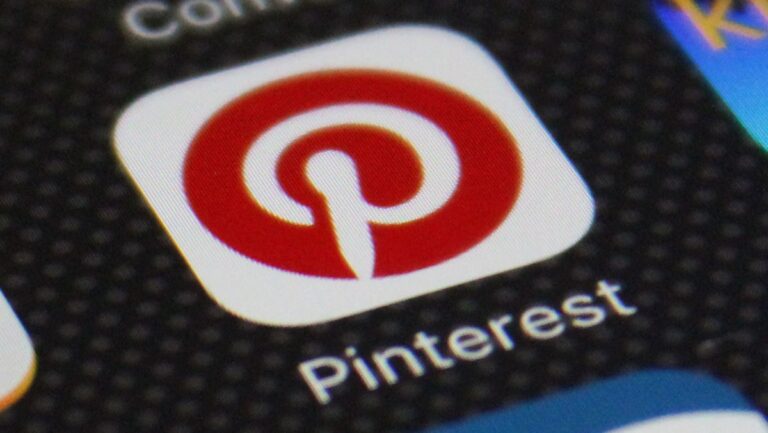 Pinterest App Icon Ios.jpg