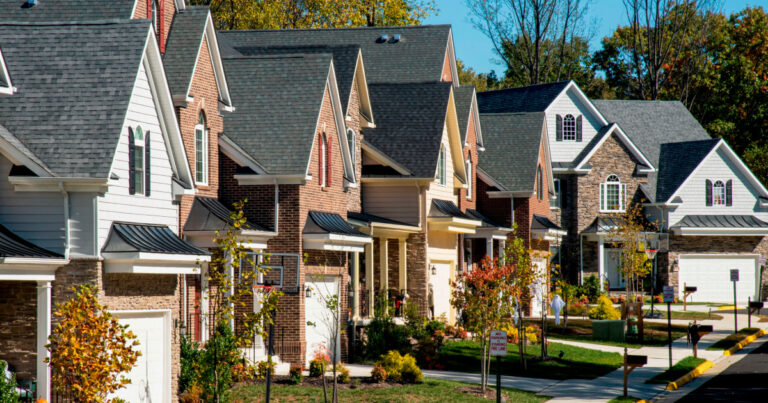 250611 Homes Suburbs Ch 1721 69f6cf.jpg